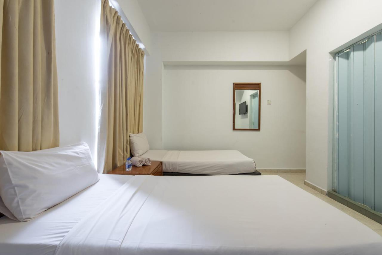 Hollitel Hotel Malacca Buitenkant foto